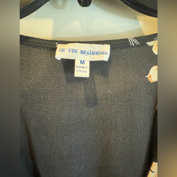 Beautiful black floral tie wrap dress - Picture 3 of 4